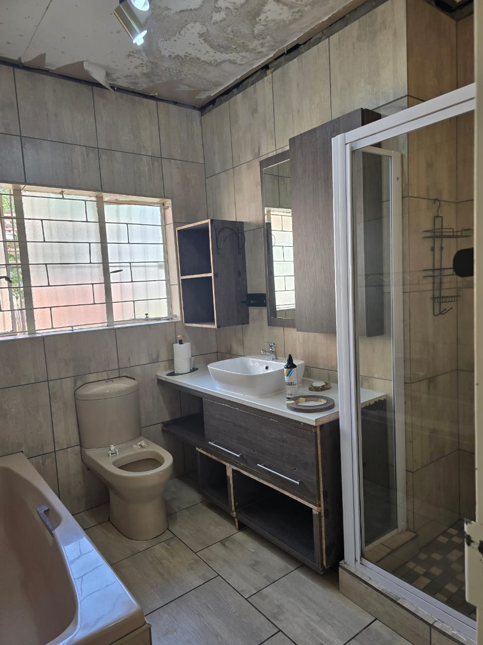 Completed bathroom finish