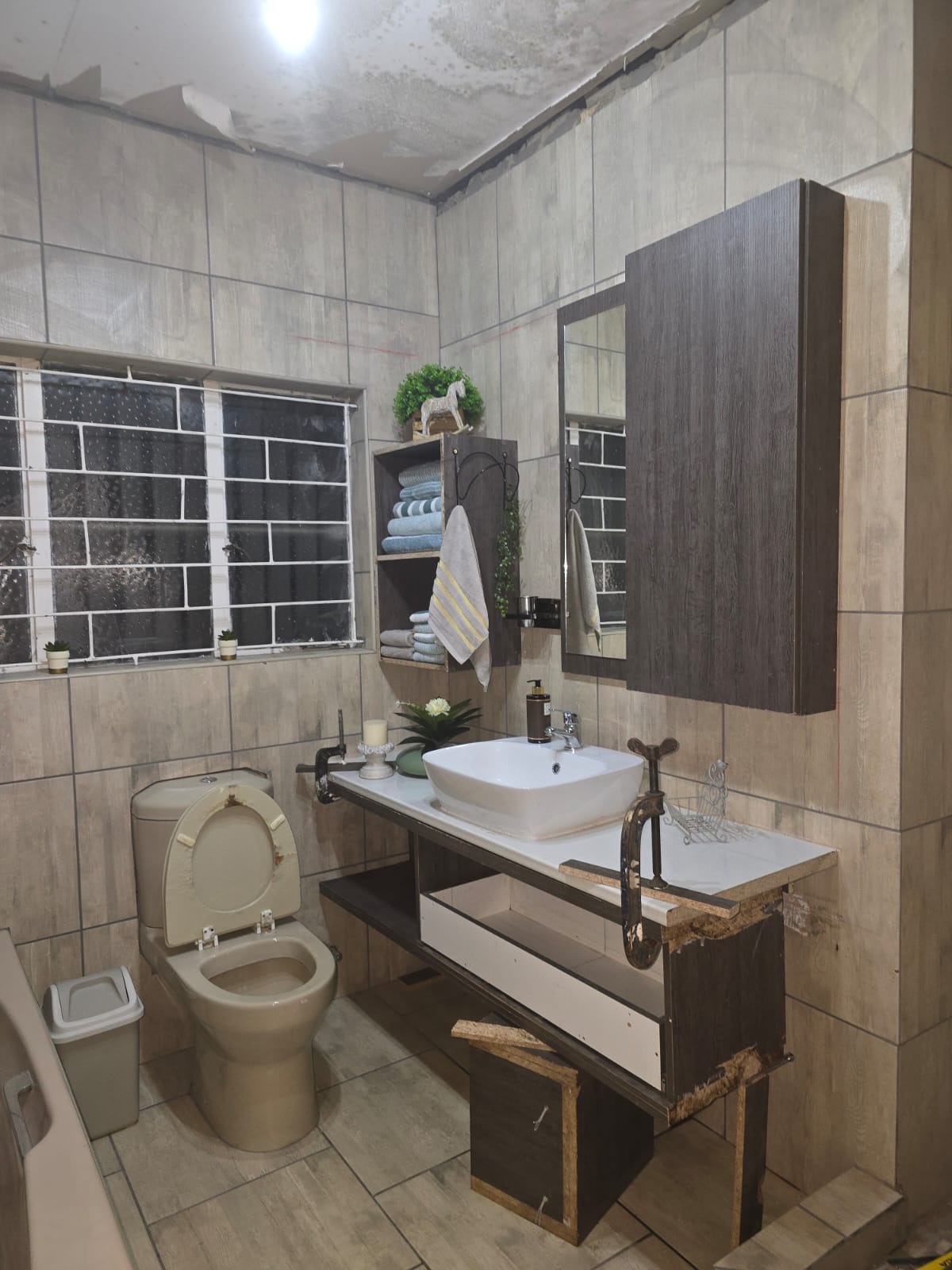 Completed bathroom finish