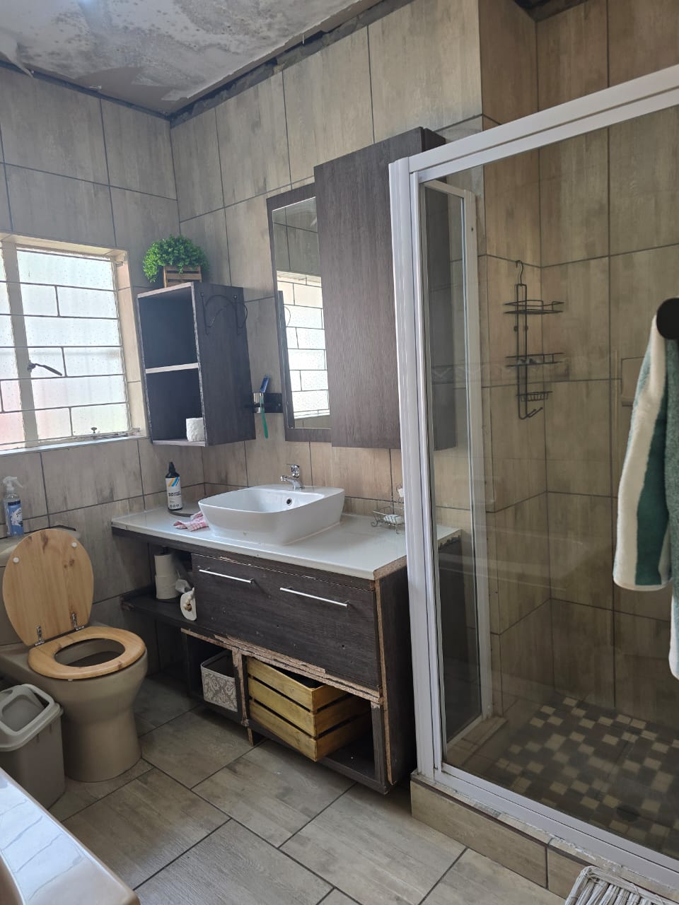 Completed bathroom finish
