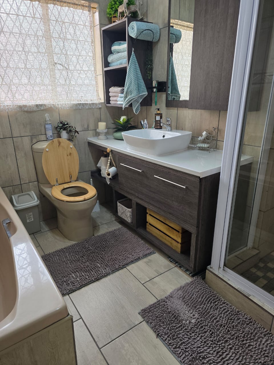 Completed bathroom finish