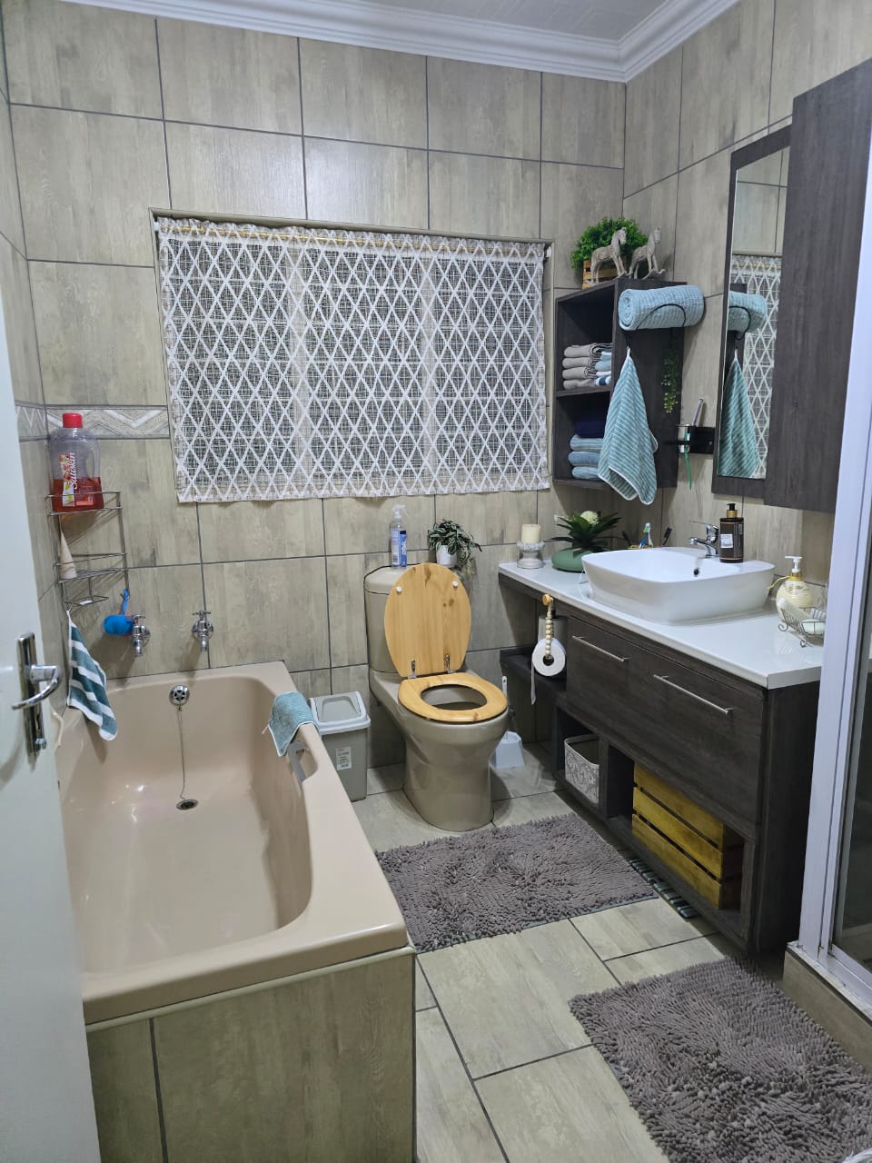 Completed bathroom finish